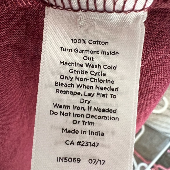 Talbots 3/4 sleeve top sequined awl burgundy women size medium - Picture 6 of 7